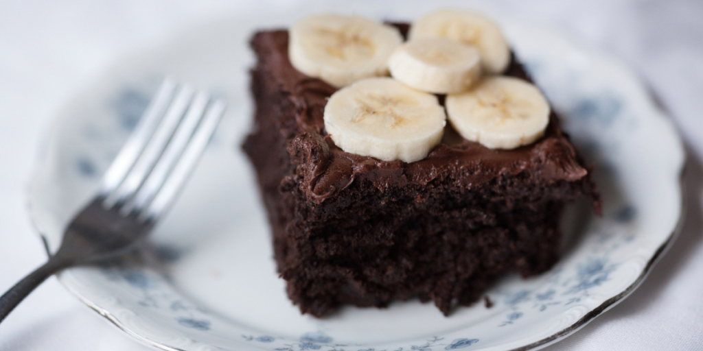 Bolo fit de banana com cacau fácil